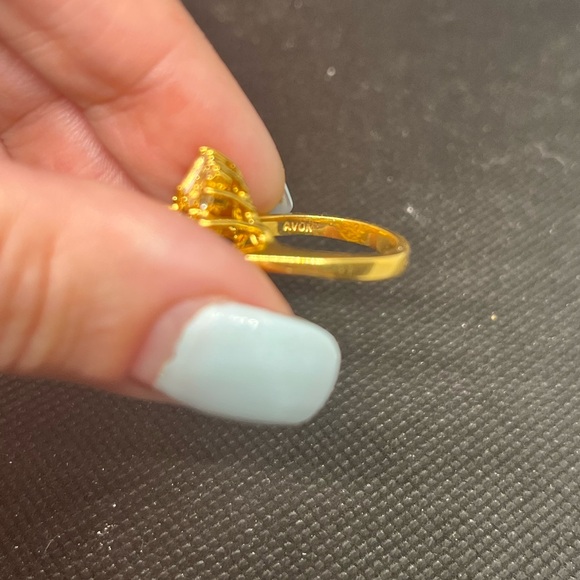 Vintage signed Avon Elizabeth Taylor ring - Picture 4 of 7